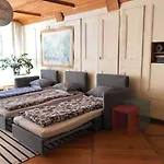 Old City Gem-Very Comfy Bed-Bakery Downstairs Bern
