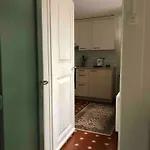 Old City Gem-Very Comfy Bed-Bakery Downstairs Apartment Bern
