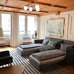 Old City Gem-Very Comfy Bed-Bakery Downstairs * Bern