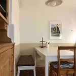 Apartment Old City Gem-Very Comfy Bed-Bakery Downstairs