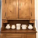 Old City Gem-Very Comfy Bed-Bakery Downstairs Apartment *