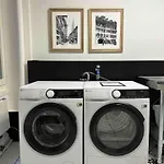 Apartment Old City Gem-Very Comfy Bed-Bakery Downstairs *