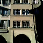 Old City Gem-Very Comfy Bed-Bakery Downstairs * Bern