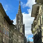 Old City Gem-Very Comfy Bed-Bakery Downstairs * Bern