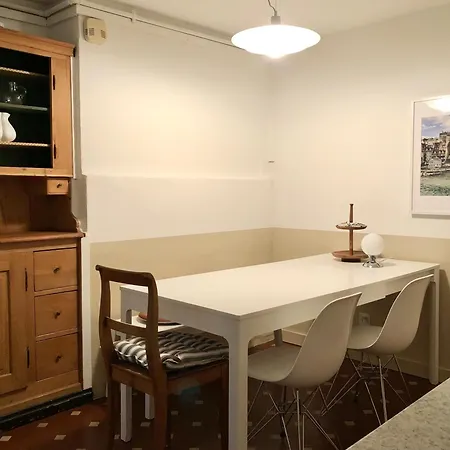 Historical Flat, By Zytglogge - 1st Floor Apartment *
