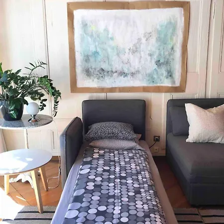 Old Town Gem Comfy Queen Bed & Fast Wifi Apartment *