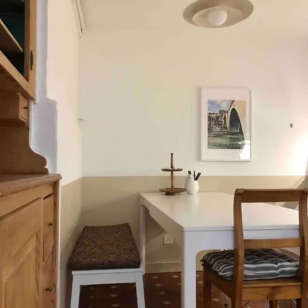 Апартаменты Old Gem-very Comfy Bed-bakery Downstairs