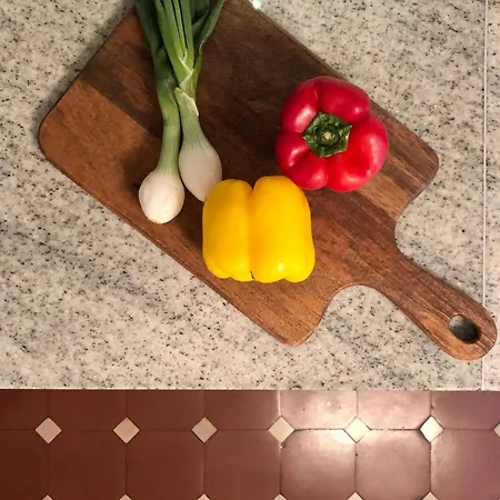 Old Town Gem Comfy Queen Bed & Fast Wifi *