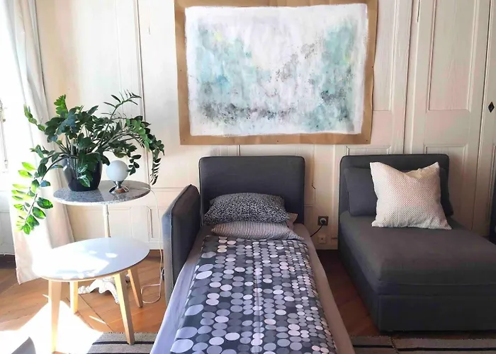 Old Town Gem Comfy Queen Bed & Fast Wifi 公寓 *