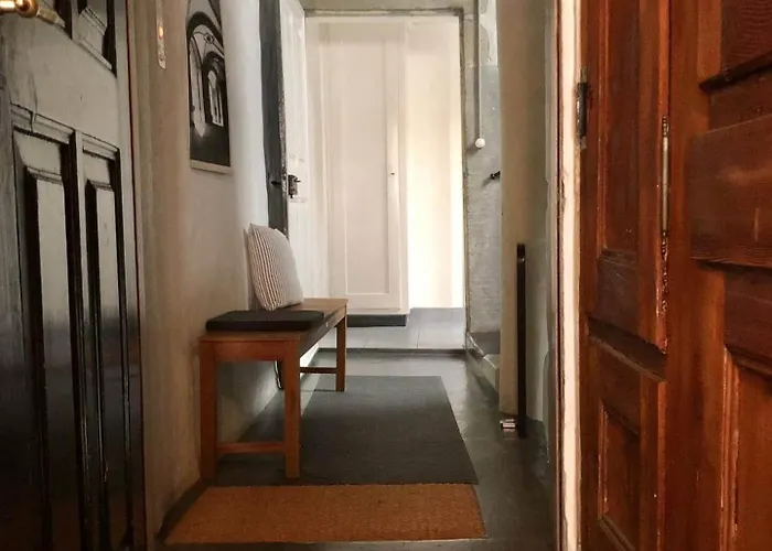 Old City Gem-Very Comfy Bed-Bakery Downstairs
